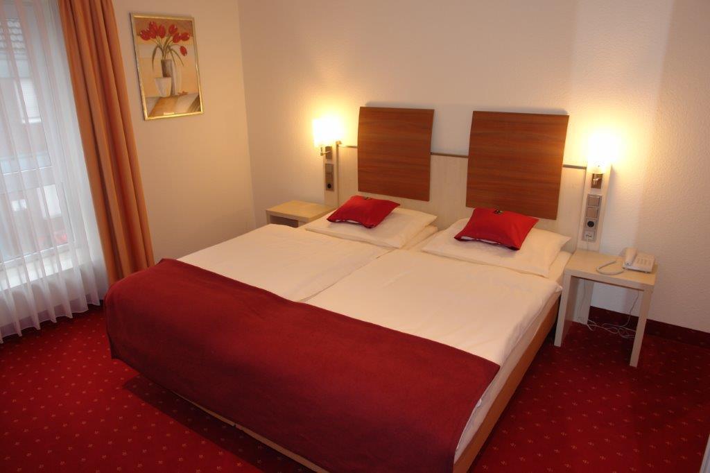Hotel Restaurant Strümper Hof Meerbusch Dış mekan fotoğraf